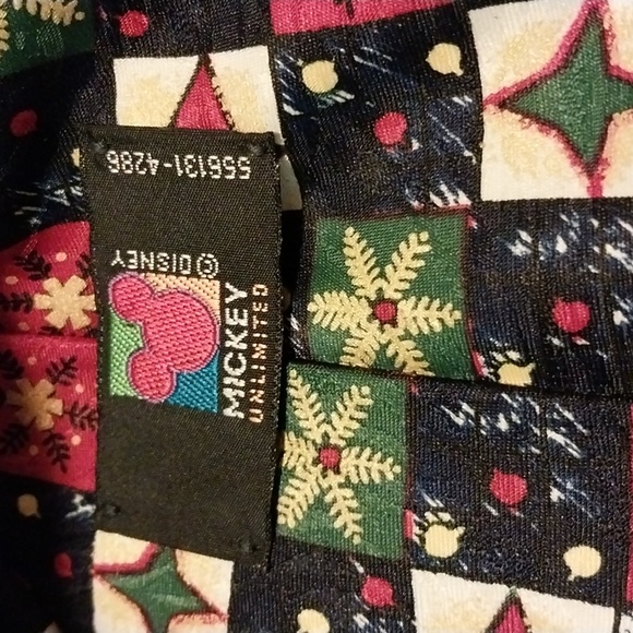 Mickey Unlimited Christmas Holiday Tie Carolers Donald Duck Goofy Disney - Picture 2 of 5